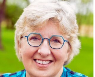 Bywater Books Signs Catherine Friend